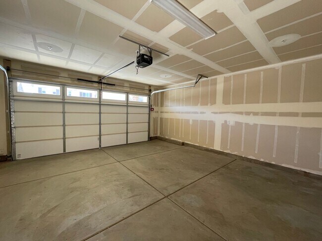 Building Photo - Beautiful Folsom Ranch Home