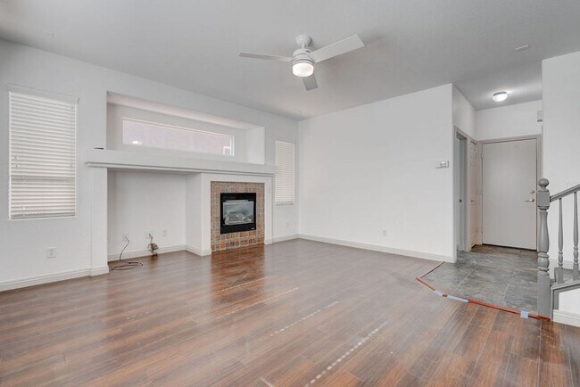 Building Photo - 9931 Rockside Ave