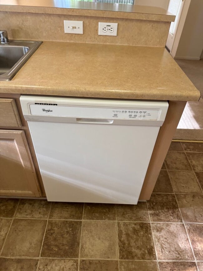 Building Photo - DEL WEBB 55+ COMMUNITY SINGLE STORY 2 BED,...