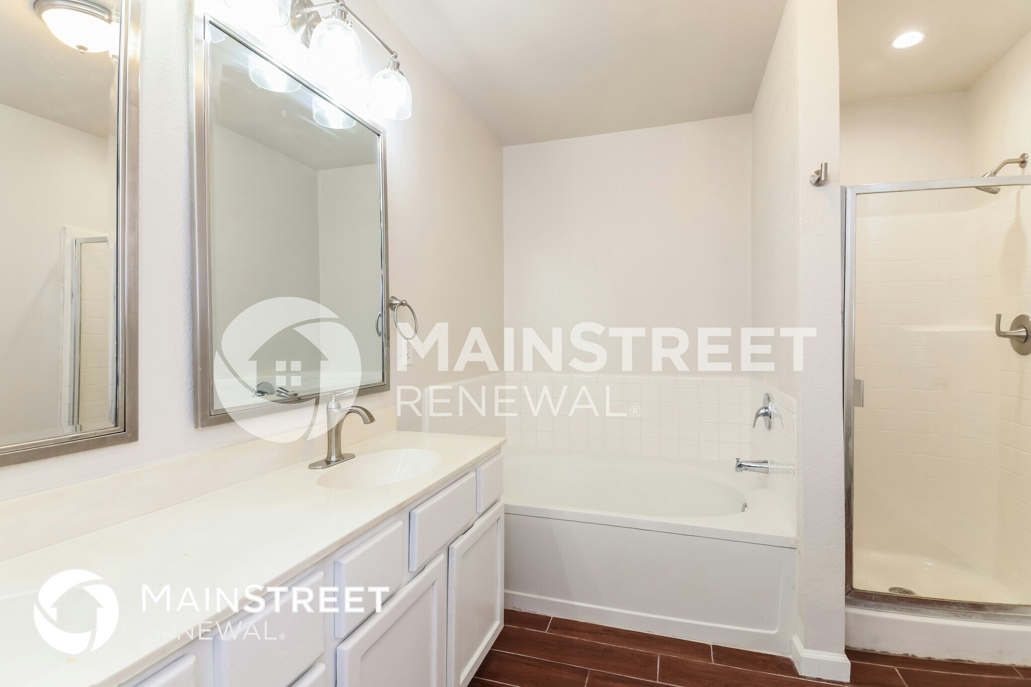 Building Photo - 4602 Lee Hutson Ln