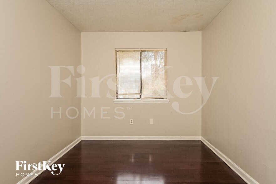 Building Photo - 2211 Cherokee Valley Cir