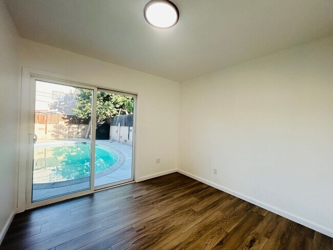 Building Photo - 7358 Balcom Ave