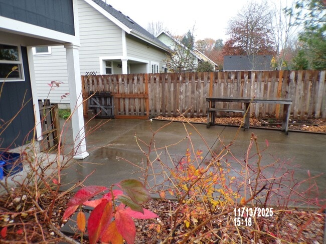 Building Photo - Charming house close to parks