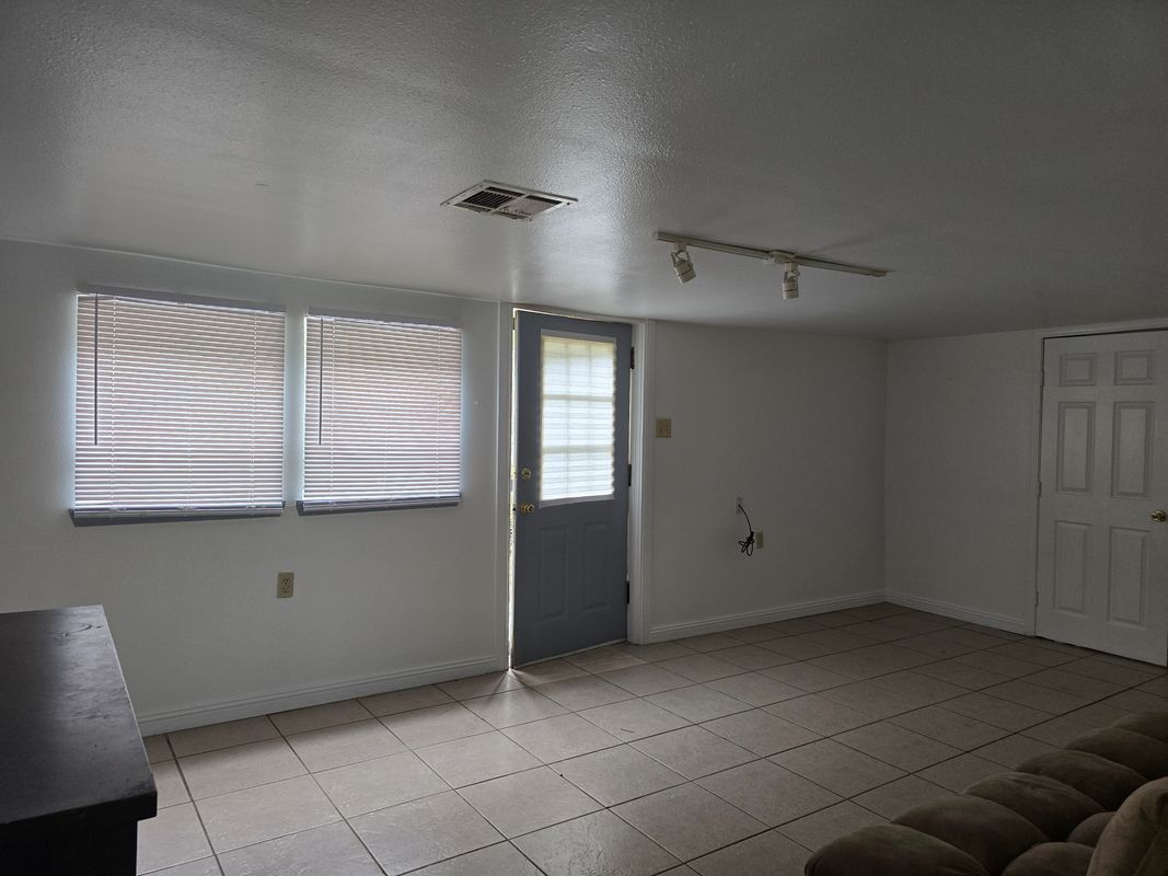 Building Photo - 3718 Franklin Ave