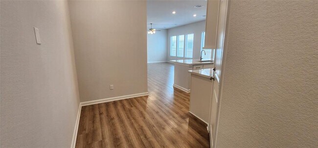 Building Photo - 652 Los Olives Ln