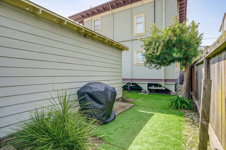 Building Photo - 2629 Eagle Ave