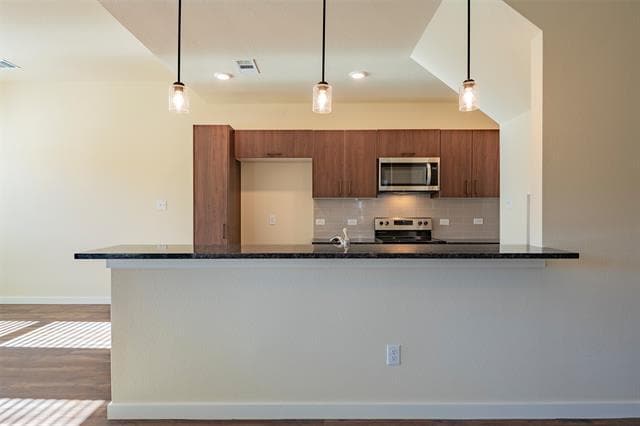 Building Photo - 708 Blackland dr
