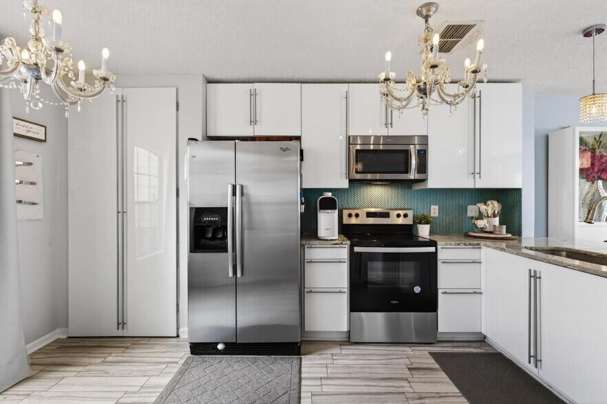 Building Photo - 805 Old Bridge Rd