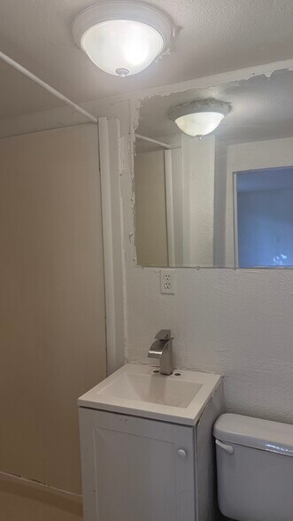 Building Photo - 1818 Coley Ave