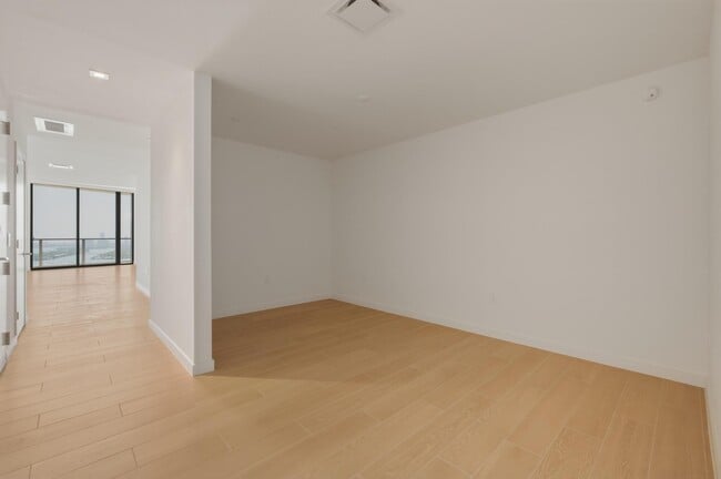 Building Photo - 1400 Biscayne Blvd