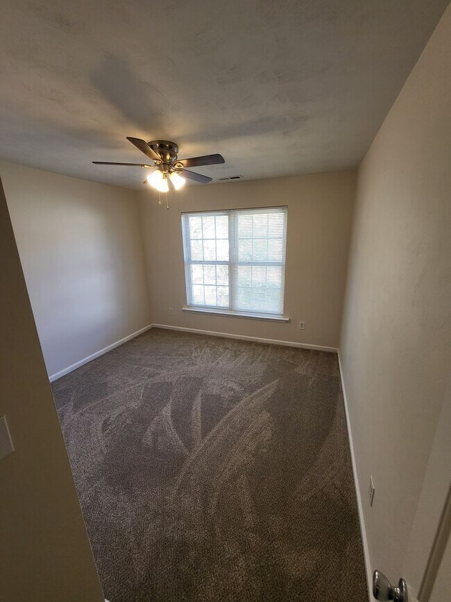 Building Photo - SAWYERS MILL