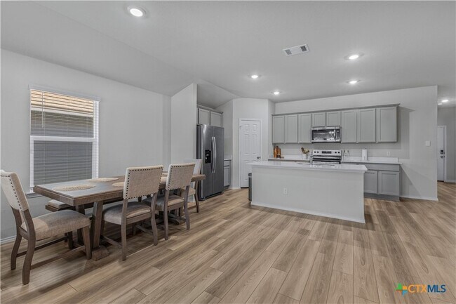 Building Photo - 4011 Baerlon Cv