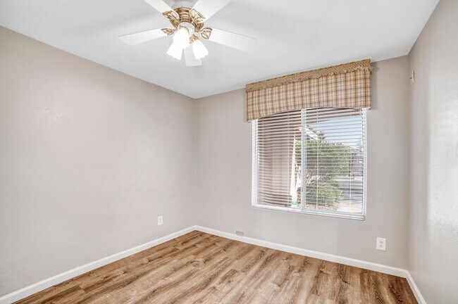 Building Photo - HENDERSON, GATED COMMUNITY, IMMACULATE ONE...