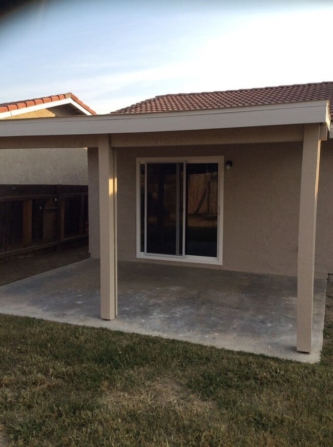 Building Photo - STOP BY, PEEK THROUGH THE WINDOWS AND EXPLORE THE AREA!