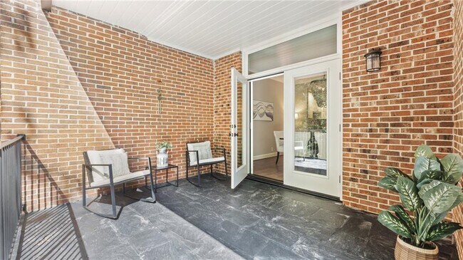 Building Photo - 3532 Paces Pl NW