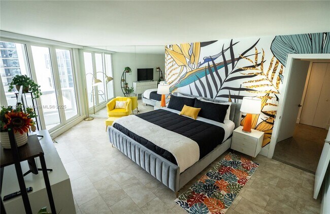 Building Photo - 1717 N Bayshore Dr