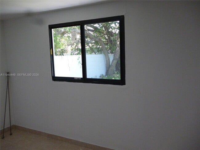 Building Photo - 4611 SW 19th St