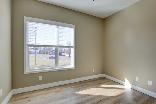 Building Photo - 102 Rosenwald St