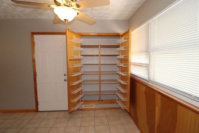 Building Photo - Spacious Home for rent!