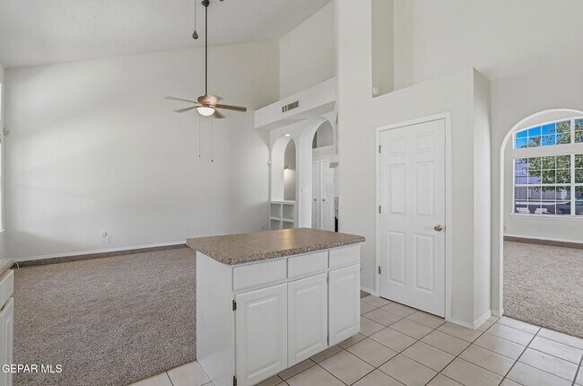 Building Photo - 7239 Desert Jewel Dr