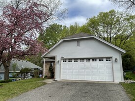 Building Photo - 5864 Red Cherry Ln