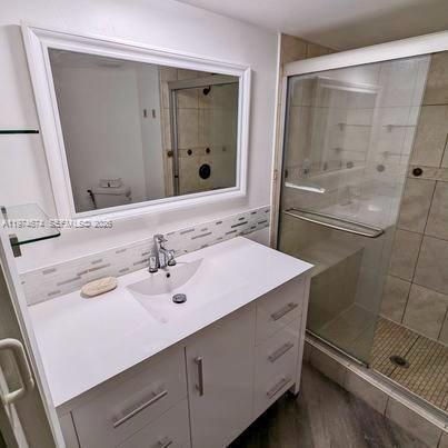 Building Photo - 9741 Fontainebleau Blvd