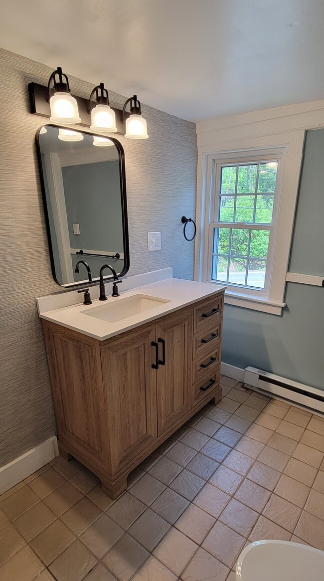 Building Photo - 45 Elm St