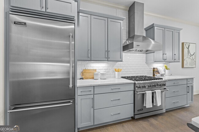 Building Photo - 1742 Helen Dr NE