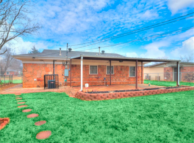 Building Photo - 1445 Mallard Dr