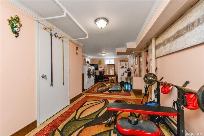 Building Photo - 87-67 Chevy Chase St