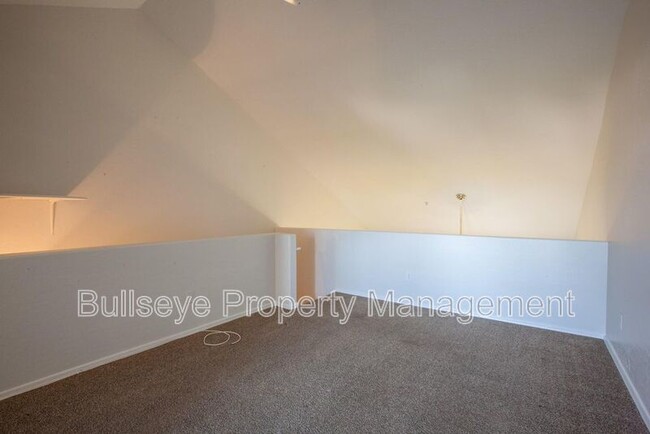 Building Photo - 3716 E University Dr