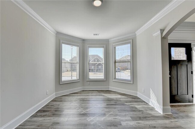 Building Photo - 1661 Silver Crst Wy