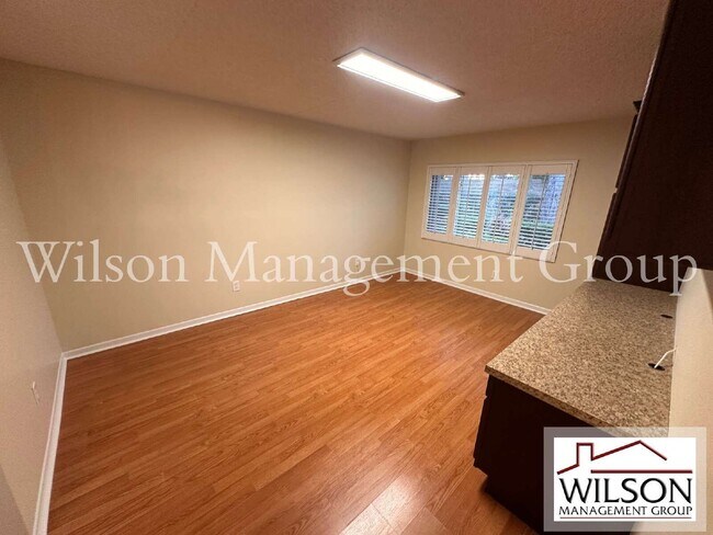 Building Photo - 17 Escondido Cir