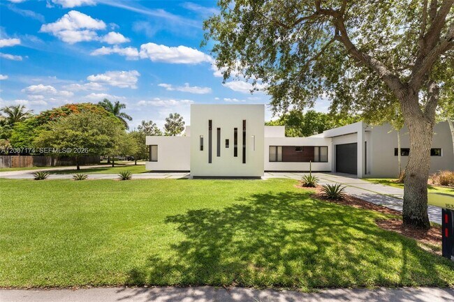 Building Photo - 15315 SW 84th Ave