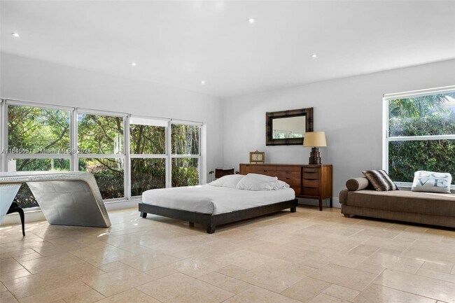 Building Photo - 6411 SW 185th Way
