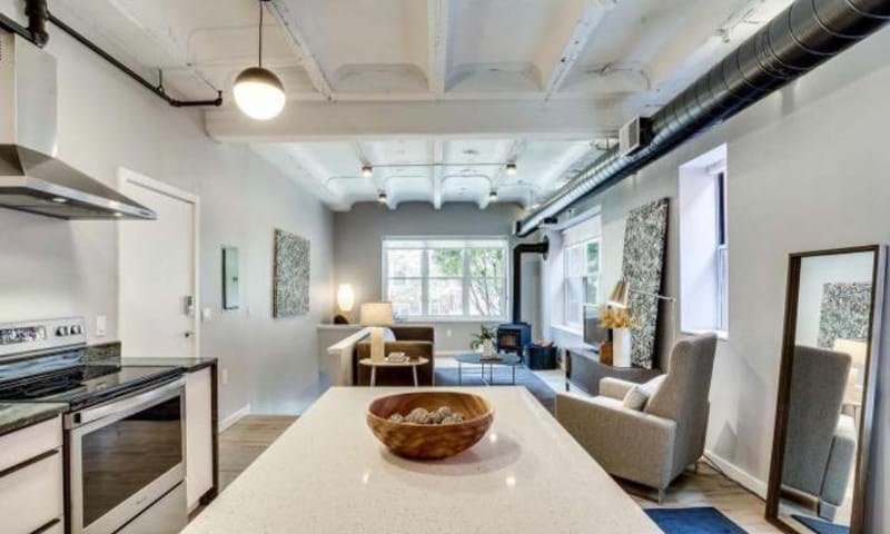 Building Photo - 2526 17th St NW