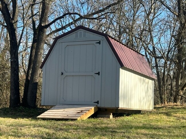 Building Photo - Charming Bungalow in Walnut Cove