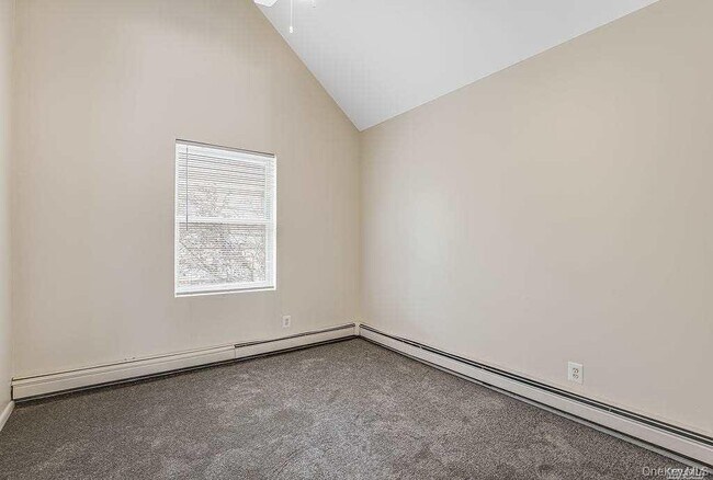 Building Photo - 75 Maxwell Ave