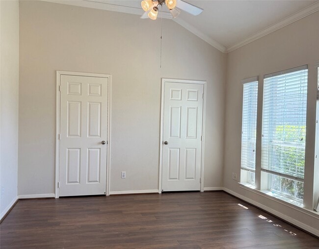 Building Photo - 11605 Bay Ledge Dr