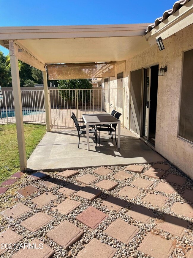 Building Photo - 1695 W Macaw Dr