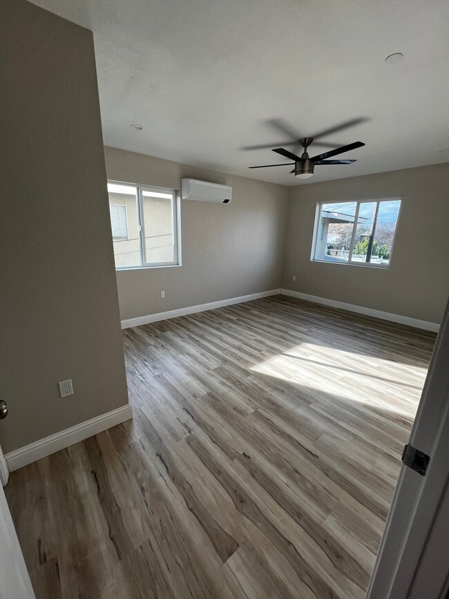 Building Photo - 436 E Center St