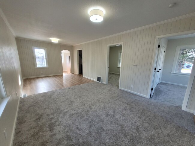 Primary Photo - 2 Bedroom Rental Home with mudroom and spa...
