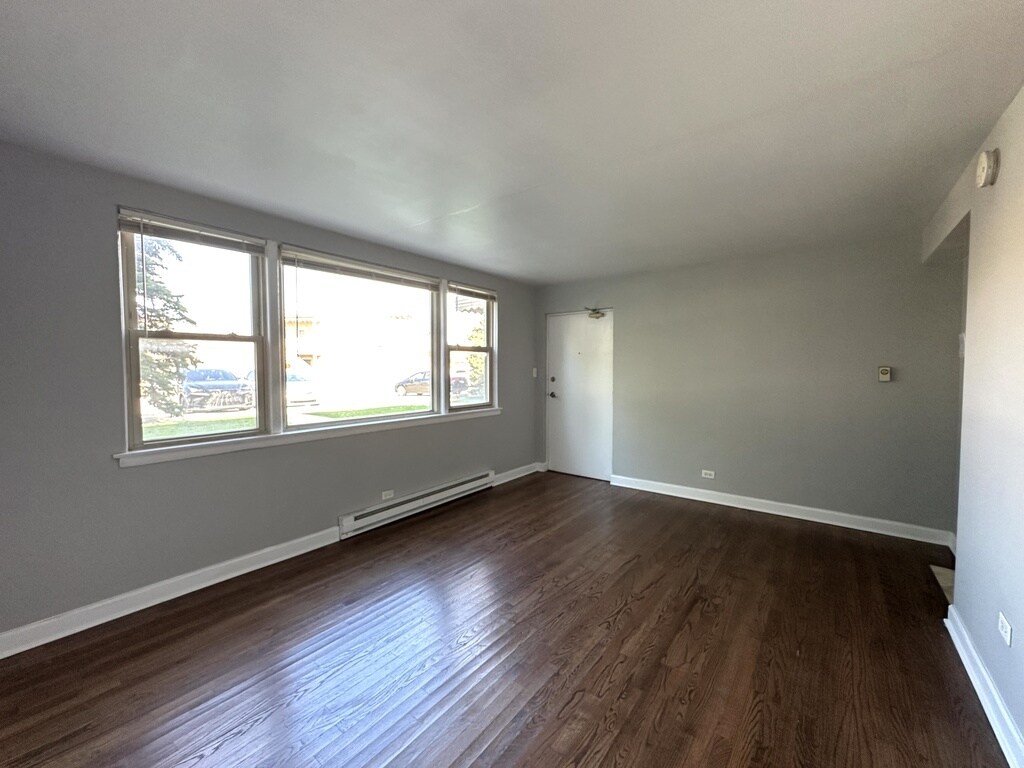 Building Photo - 7628 N Milwaukee Ave