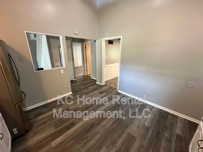 Building Photo - 8209 Webster Avenue