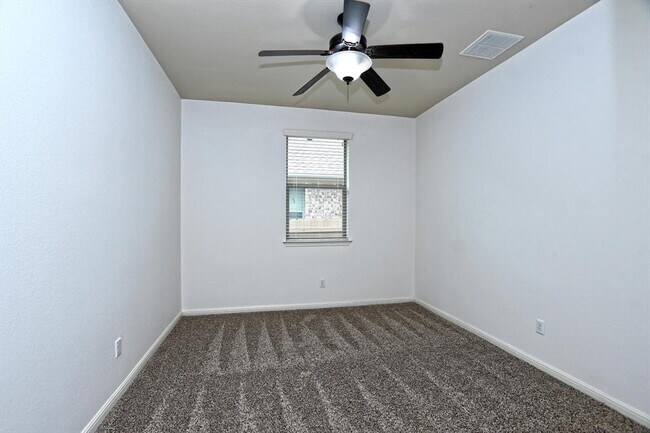 Building Photo - 2213 Lookout Range Dr