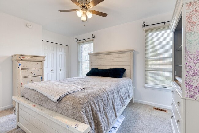 Building Photo - 10595 Blue Bell Way