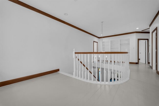 Building Photo - 106 N Floral Leaf Cir