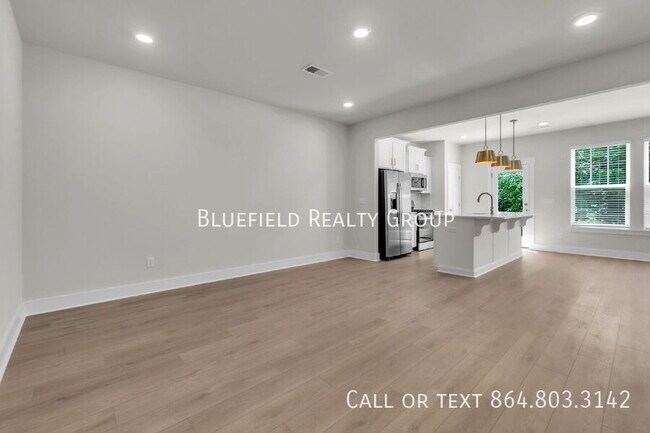 Building Photo - 406 E Parima Ct