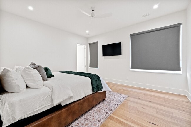 Building Photo - Fully Furnished in Argenta!