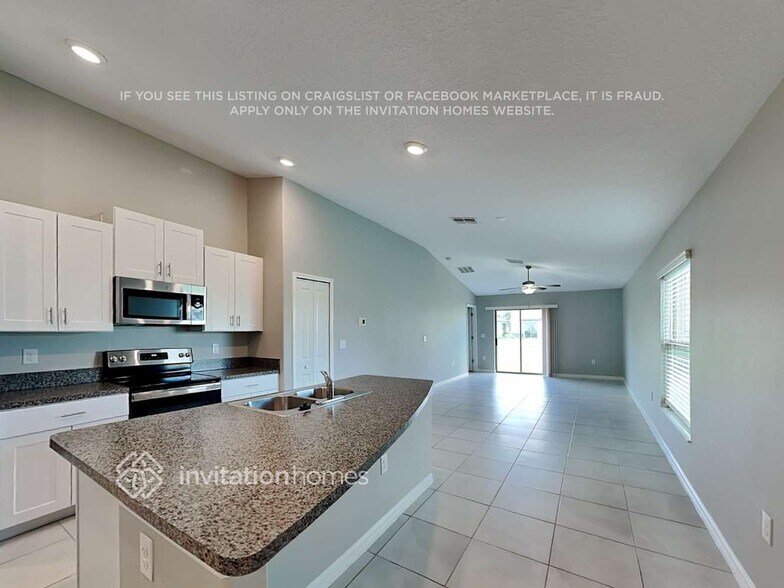 Building Photo - 15527 Miller Creek Dr